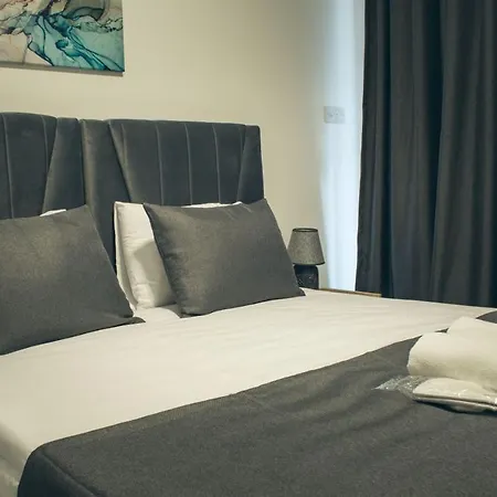 Comfortable Flat Close To The Beach With Shared Pool And Balcony In Iskele, Cyprus Апартаменты *